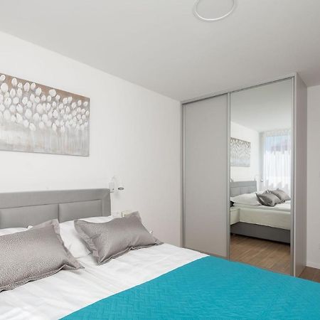 New & Modern Apartment Aa Split Eksteriør billede