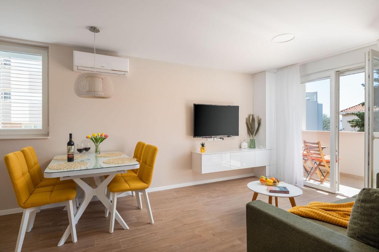 New & Modern Apartment Aa Split Eksteriør billede