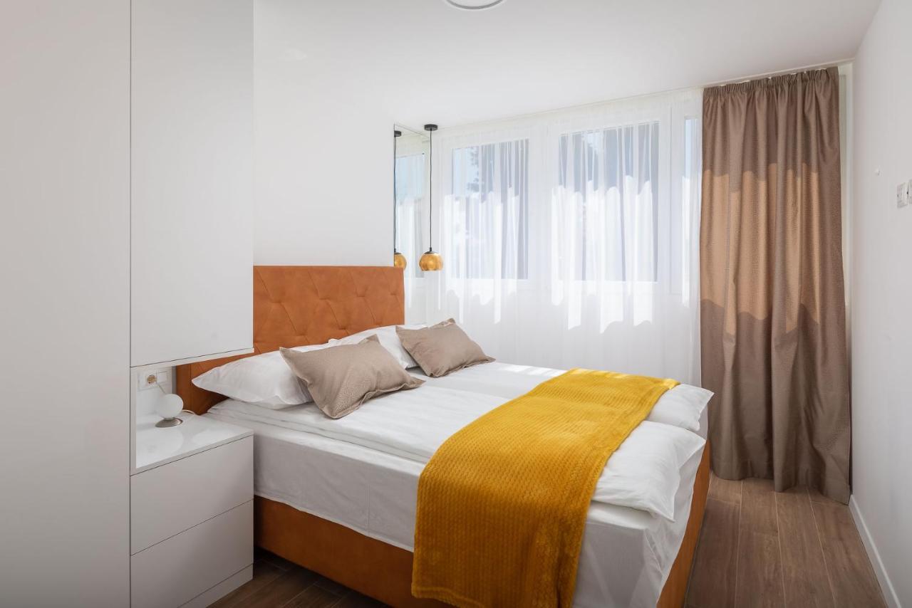 New & Modern Apartment Aa Split Eksteriør billede