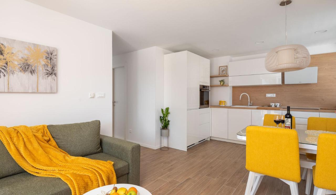 New & Modern Apartment Aa Split Eksteriør billede