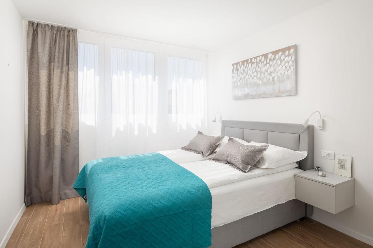 New & Modern Apartment Aa Split Eksteriør billede