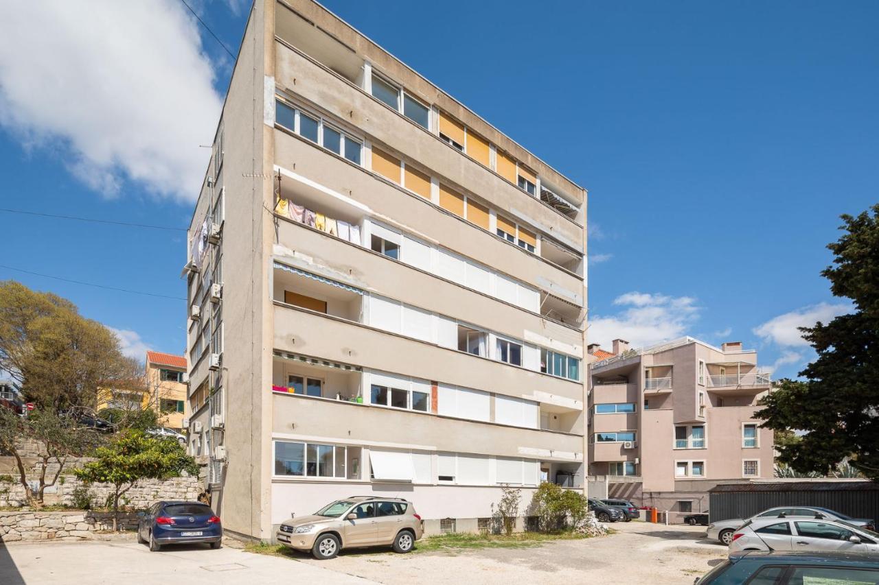 New & Modern Apartment Aa Split Eksteriør billede