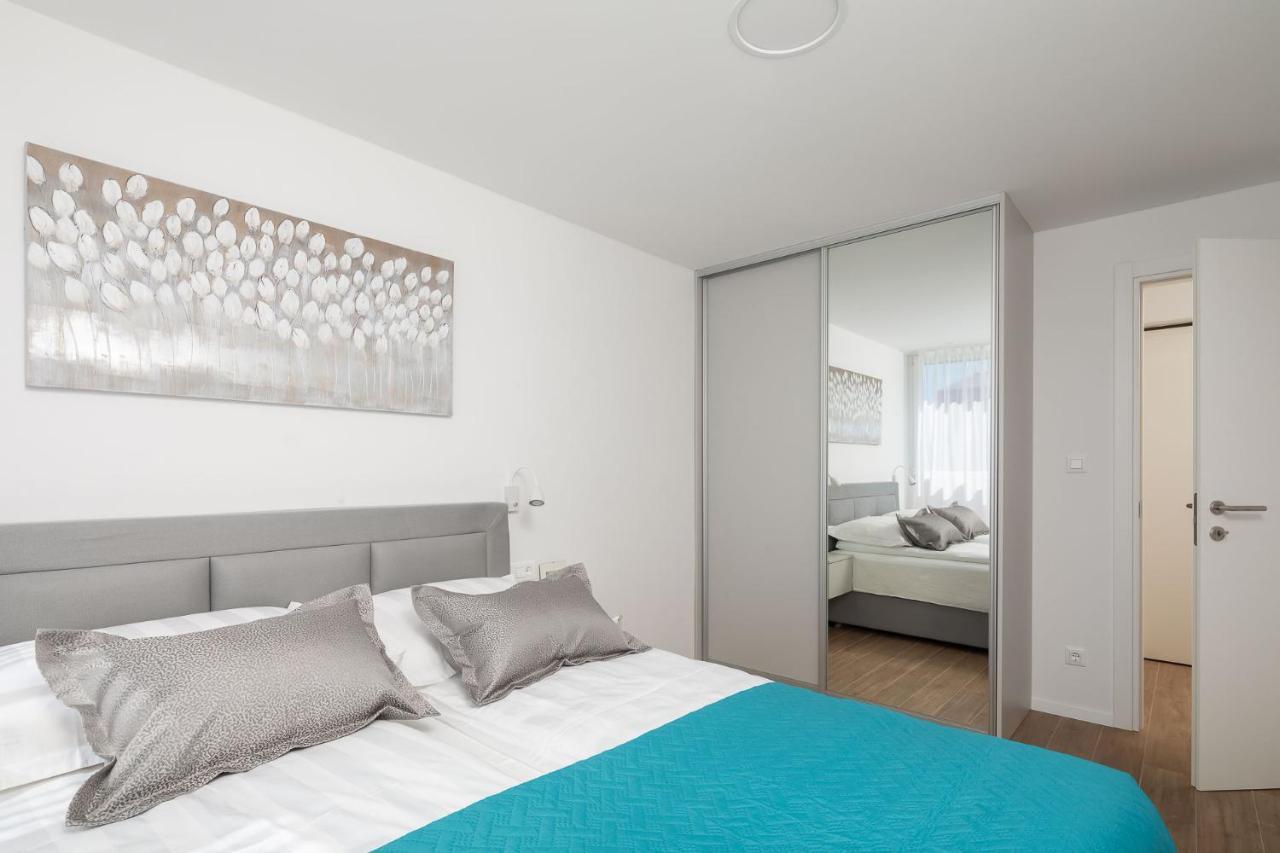 New & Modern Apartment Aa Split Eksteriør billede